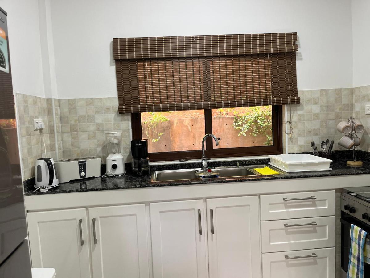 Kanasuk Self Catering Apartments Baie Lazare  Екстериор снимка