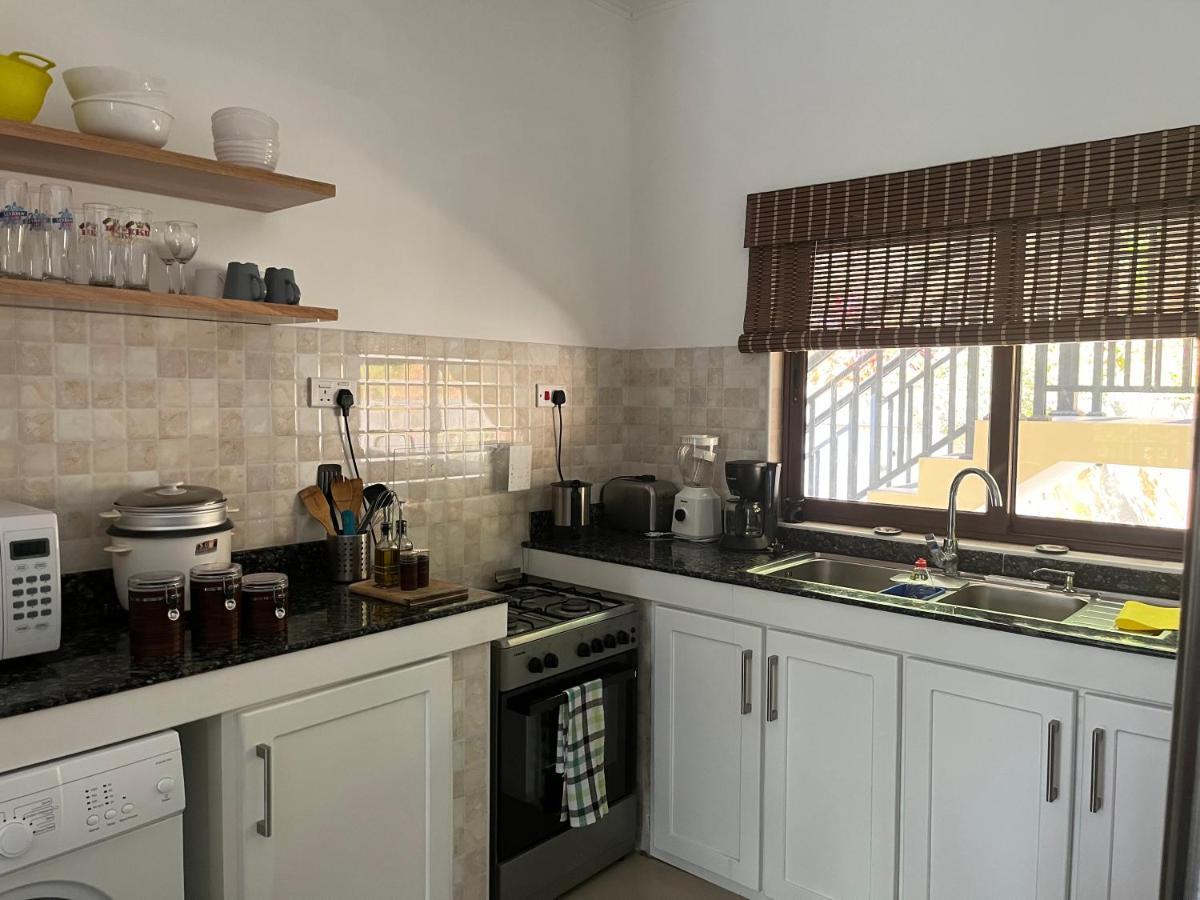Kanasuk Self Catering Apartments Baie Lazare  Екстериор снимка